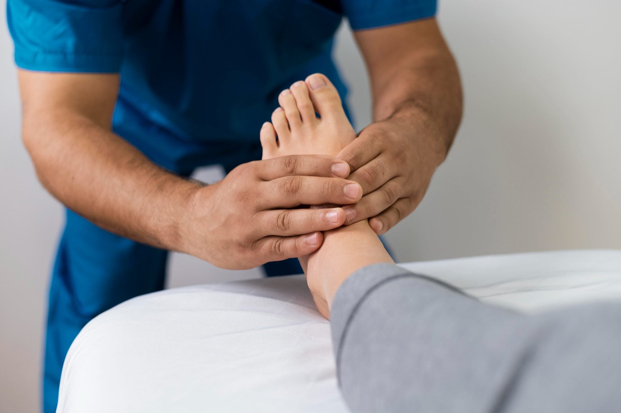 What Is Leg Neuropathy and How Does It Feel?