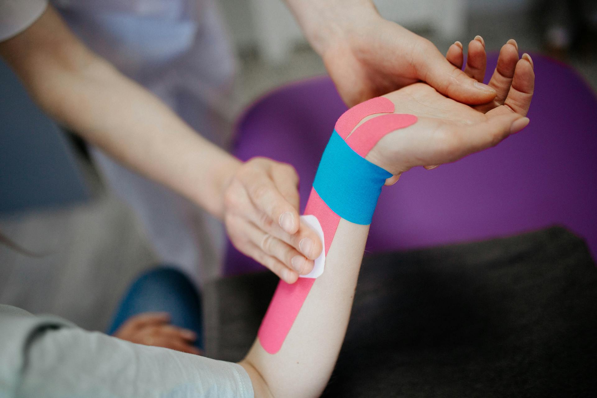 Joint Pain Flare-Up Relief: What to Do in the First 24 Hours